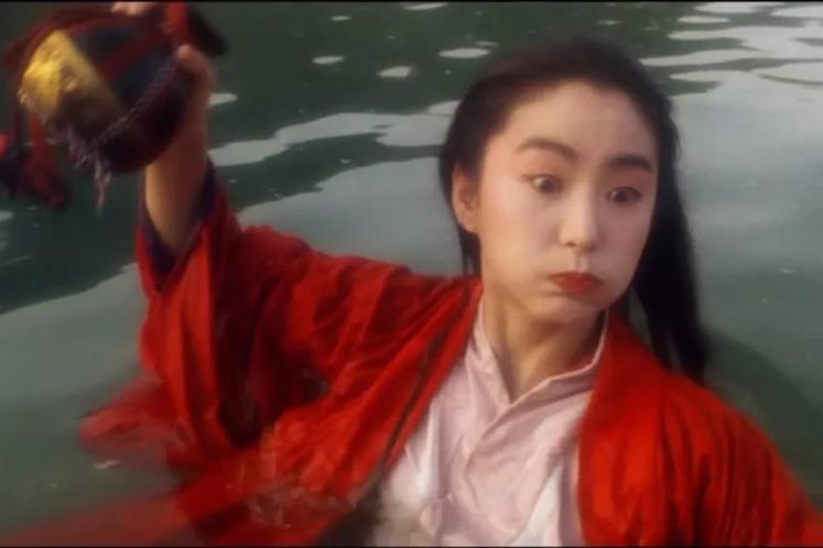 白酒，地產(chǎn)，無聲散場