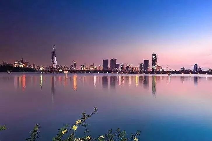 “千億閩系房企”業(yè)績大幅下滑30%，高價拿地“地王后遺癥”顯現(xiàn)